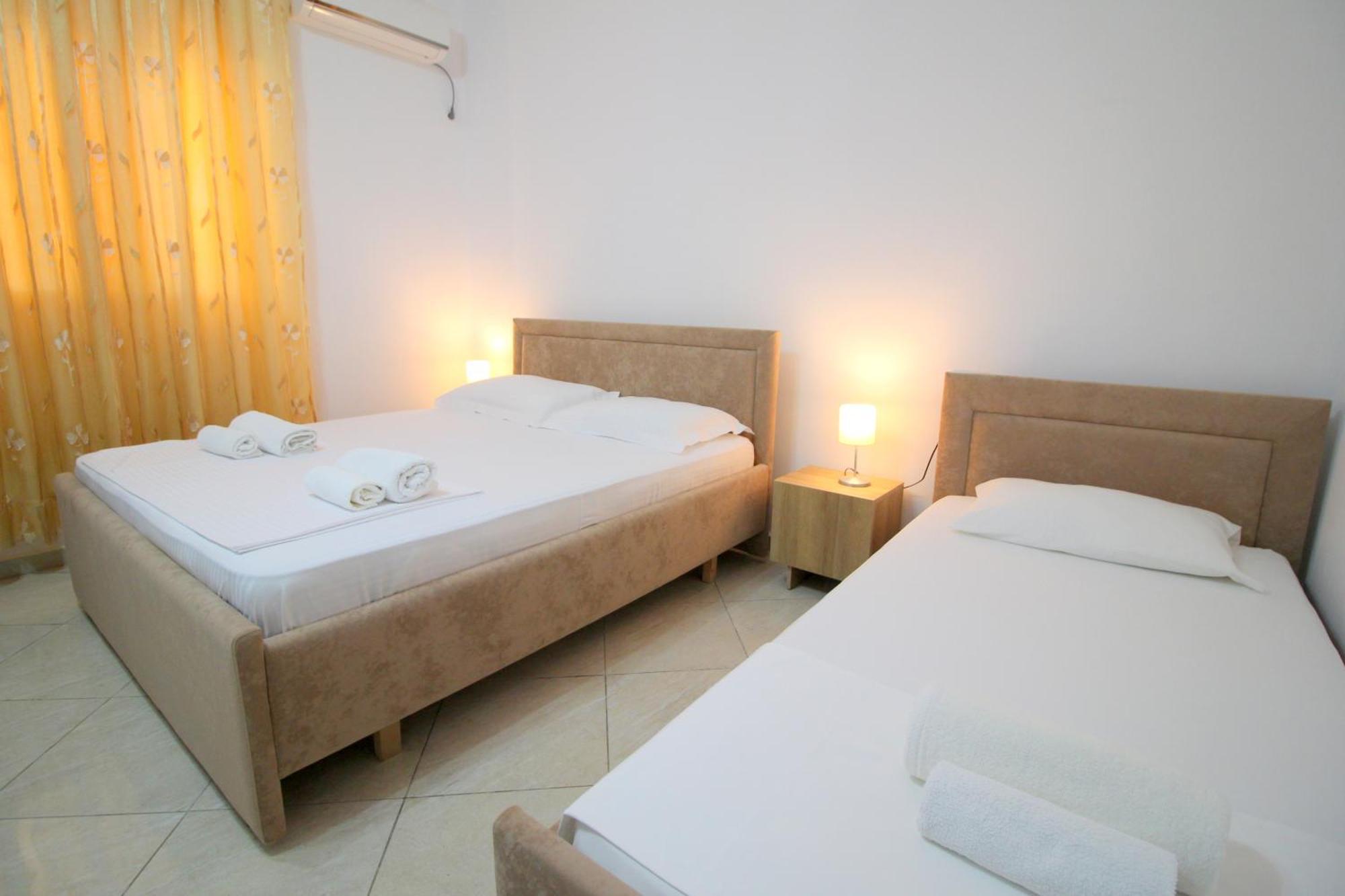 Ksamil City Center Villa Bagian luar foto