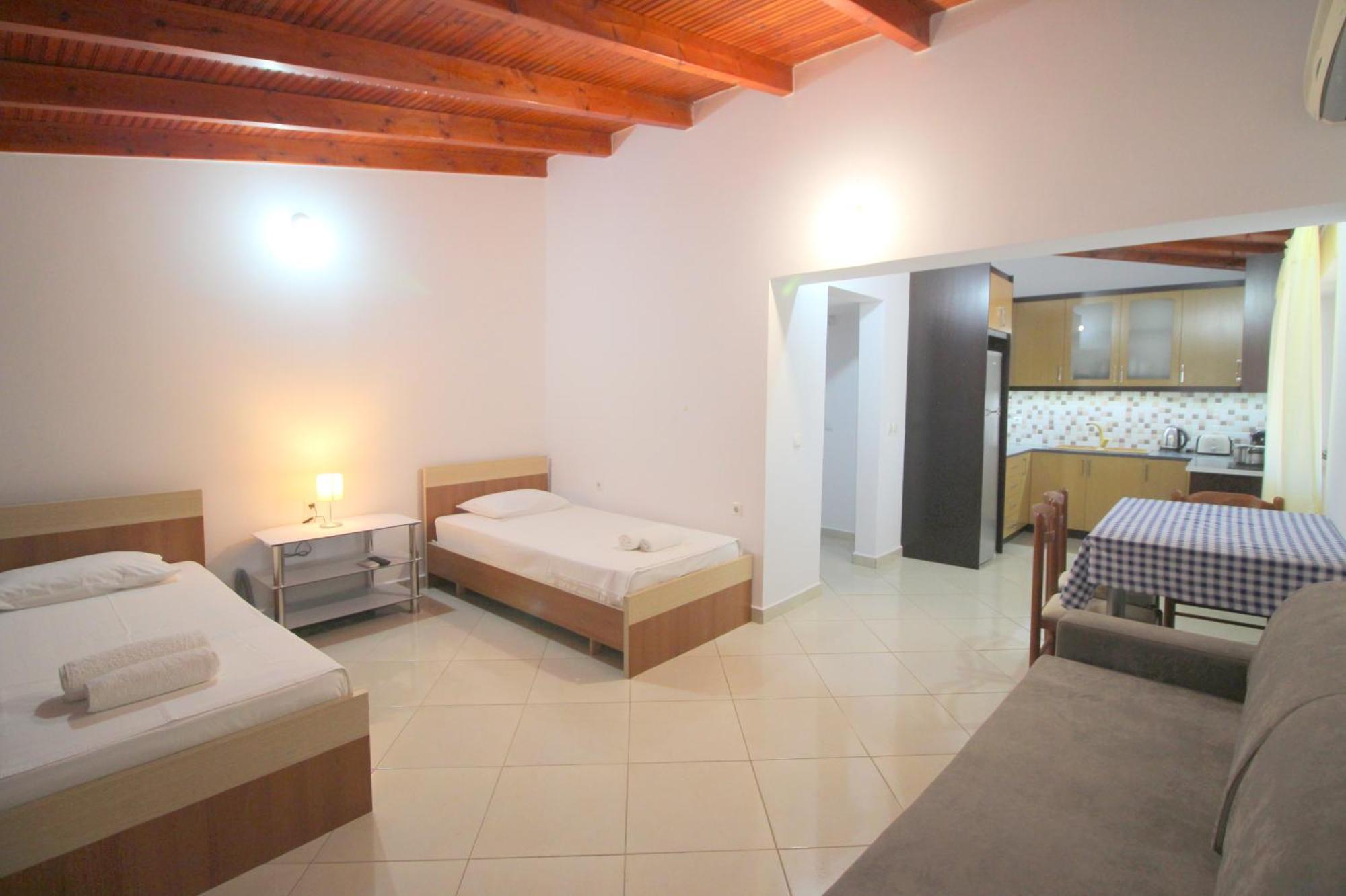 Ksamil City Center Villa Bagian luar foto