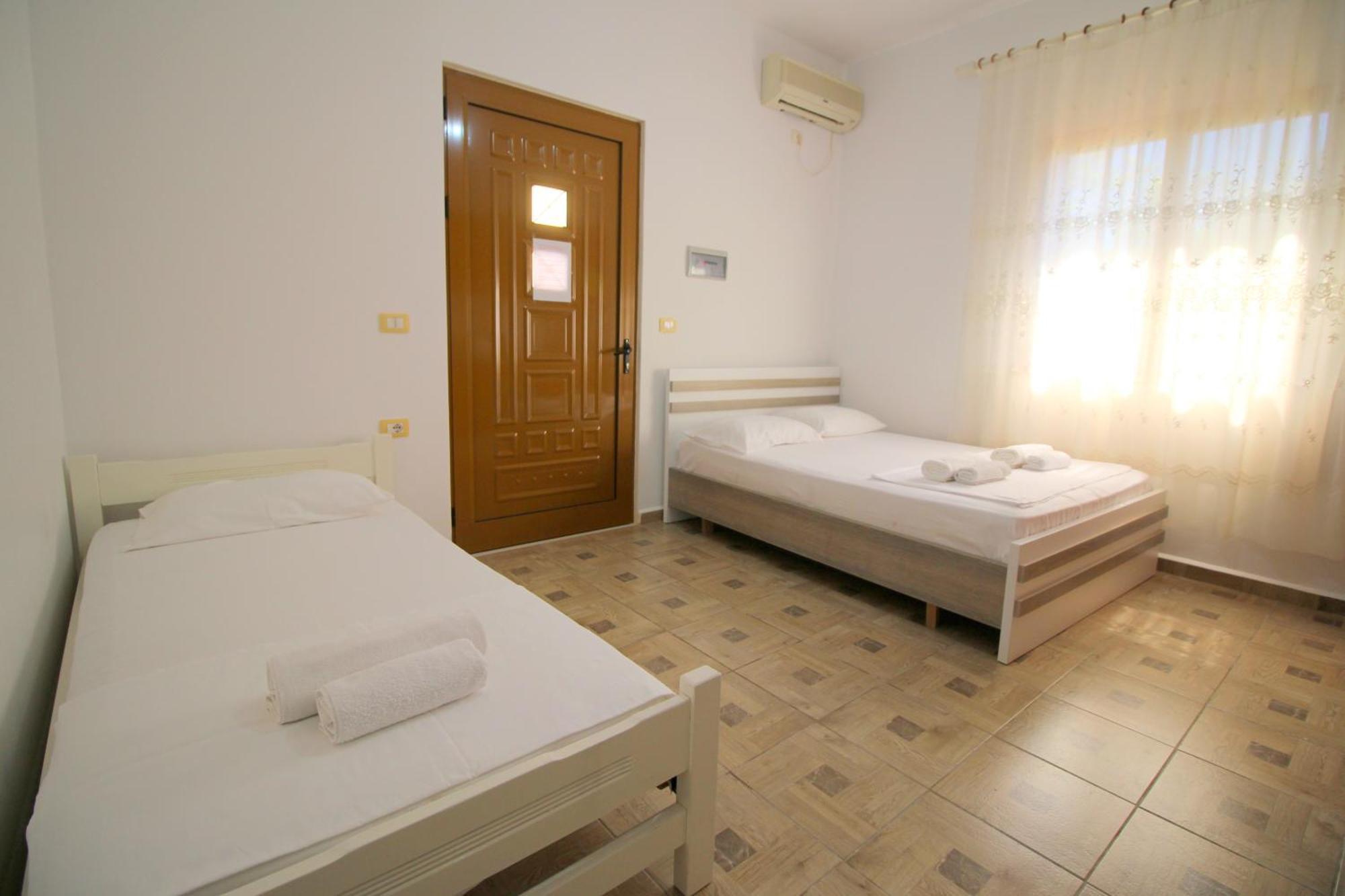 Ksamil City Center Villa Bagian luar foto